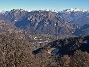 40 Ampia vista sulla Val Taleggio e i suoi monti